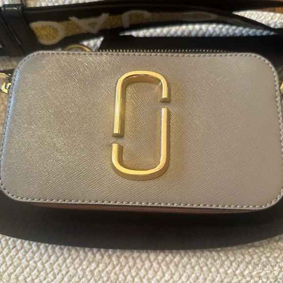 Marc Jacobs Snapshot Crossbody Bag (EUC) - Picture 8 of 13